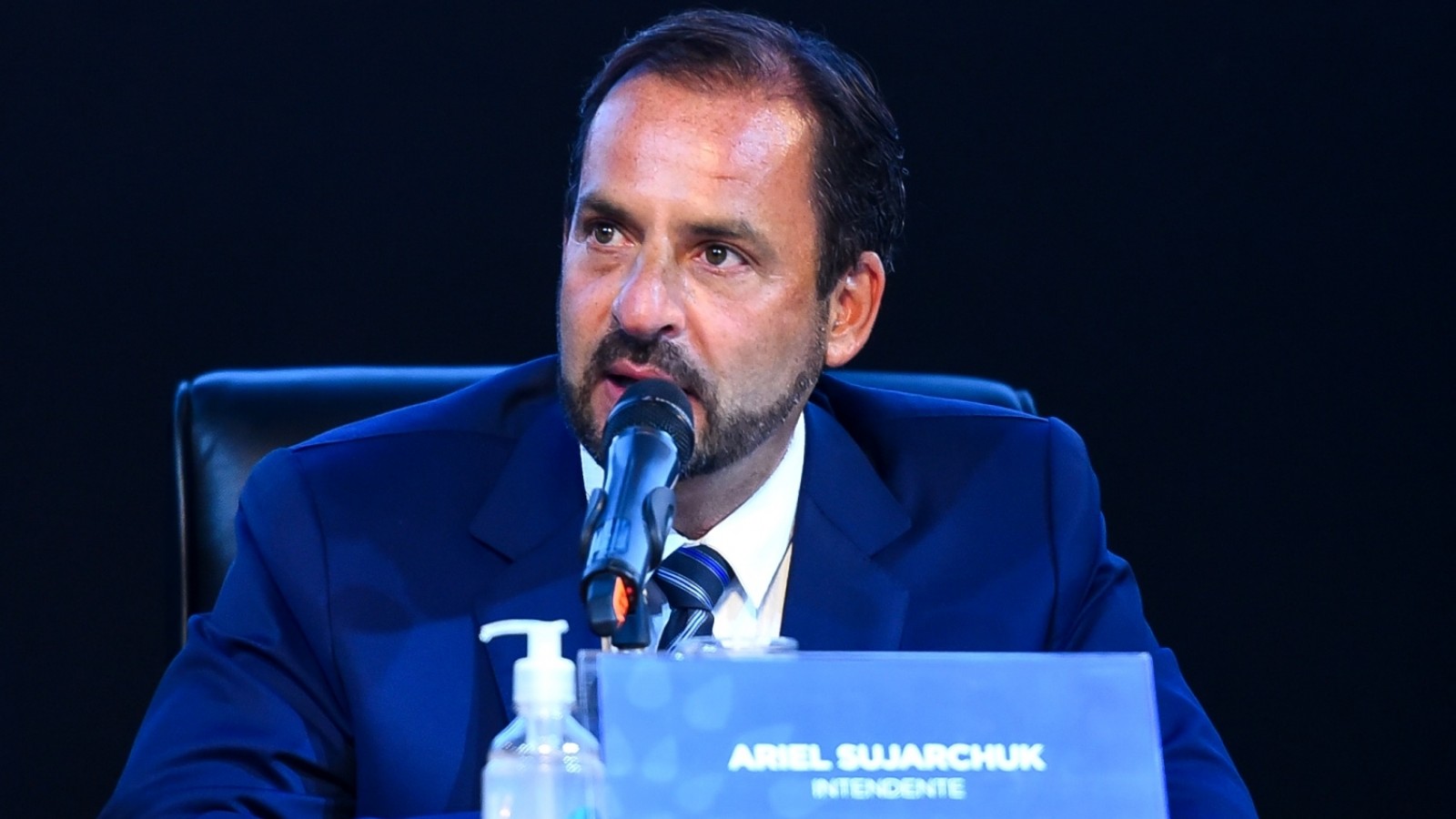 Sujarchuk dijo que sistema de salud de Escobar "está al borde del colapso"