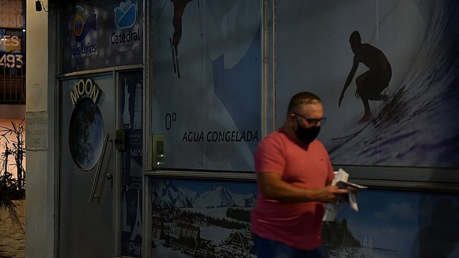 Allanaron la agencia de viajes Moon Travel por los PCR falsos de egresados que viajaron a Cancún