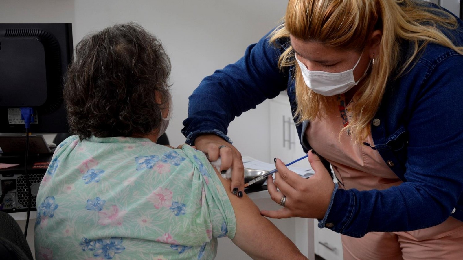 Más de 1.700 vecinos de Campana se vacunaron contra la Gripe en la segunda semana de la campaña